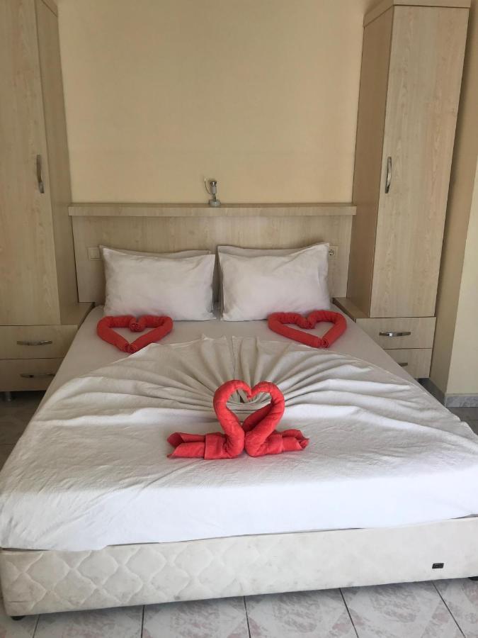 Kahraman Hotel Side Luaran gambar