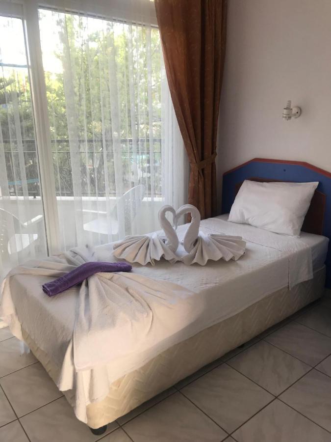 Kahraman Hotel Side Luaran gambar