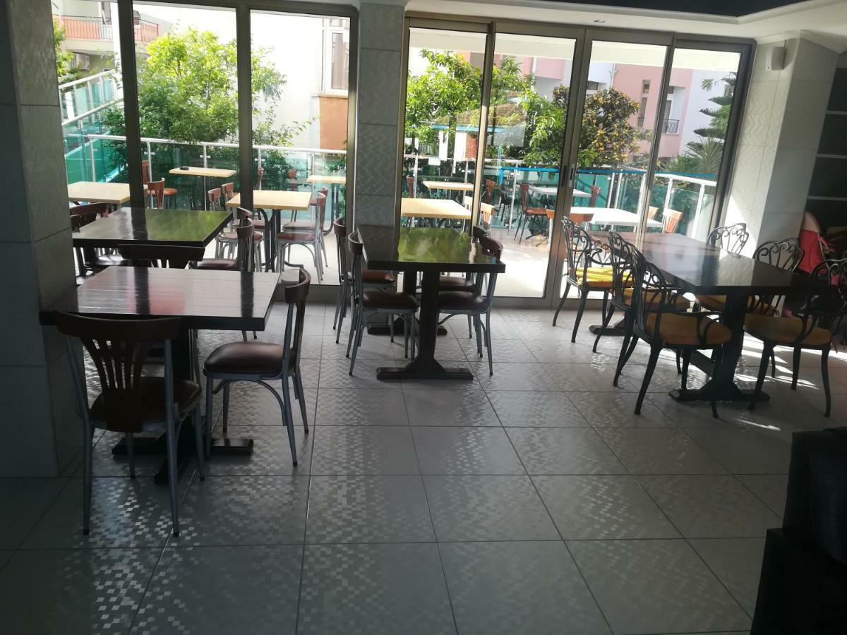 Kahraman Hotel Side Luaran gambar