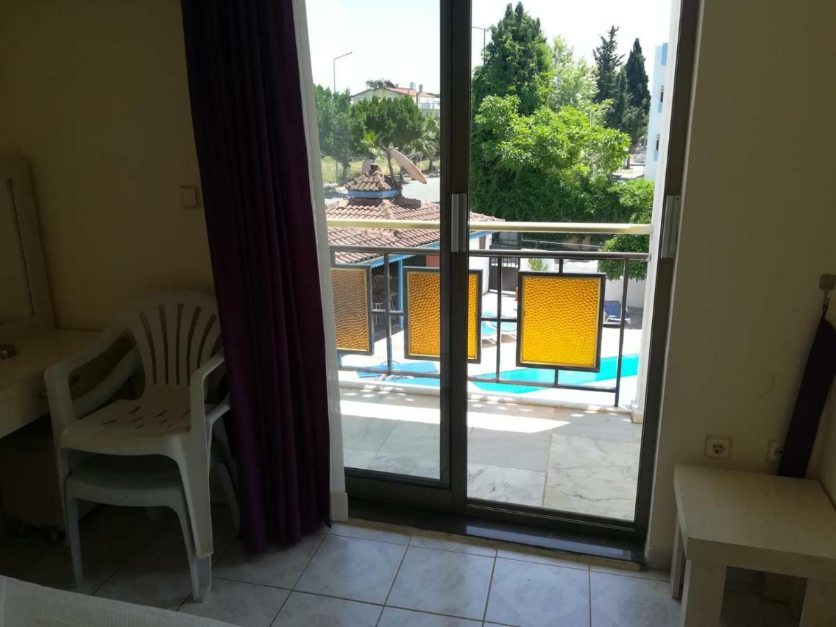 Kahraman Hotel Side Luaran gambar